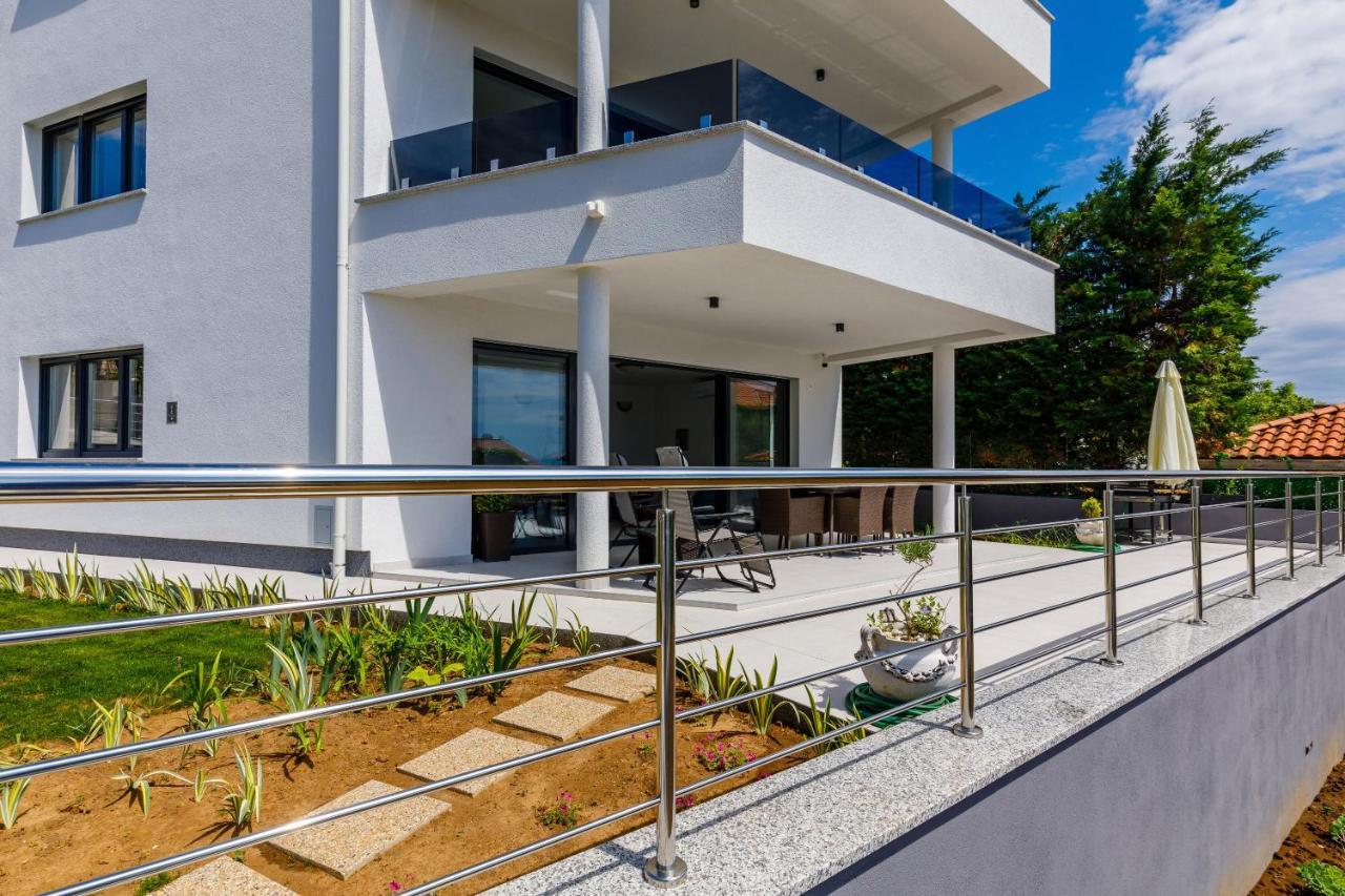 Apartment "Villa M" Кострена Екстер'єр фото
